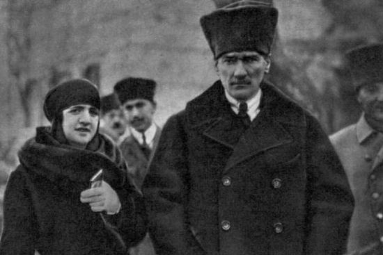 Atatürk’ün Kadınlarla İlgili Söylediği ve Türk Kadınını Yücelten 13 Unutulmaz Sözü