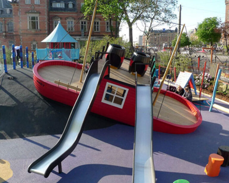 Büyükler Kıskansın: Her Çocuğun Hayallerini Süsleyen 16 Yaratıcı Oyun Parkı
