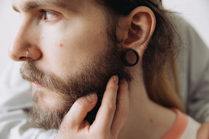 Kulak Çınlaması Neden Olur? Tinnitus Hakkında Bilmeniz Gereken Her Şey