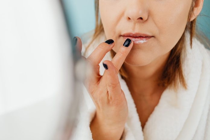 Dudak Peelingi ve Maskeleri: Çatlak Dudaklara Veda Etmenin Yolları