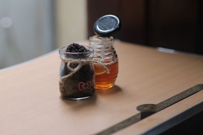Evde Doğal Peeling Nasıl Yapılır? Cildine Işıltı Katmanın Sırları