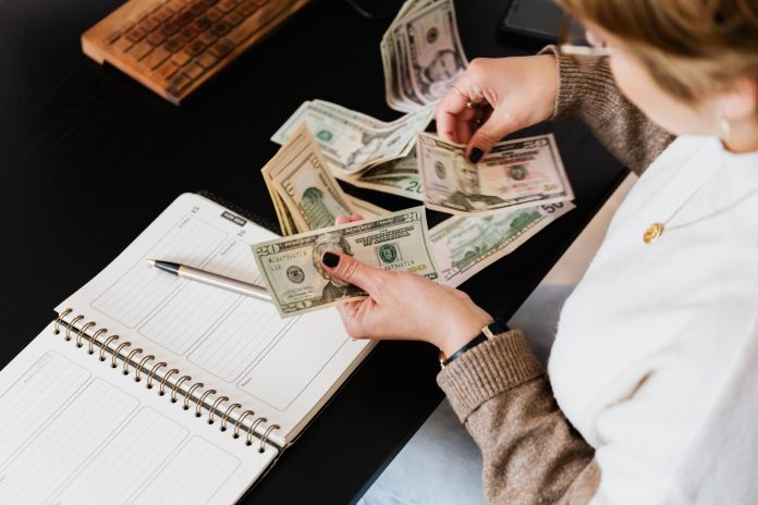 Kadınlar İçin Finansal Okuryazarlık: Bütçe Yönetimi ve Tasarruf İpuçları