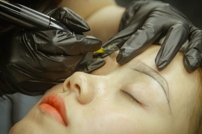 Kalıcı Makyaj Rehberi: Microblading'den Dudak Renklendirmeye Detaylı Bir Bakış