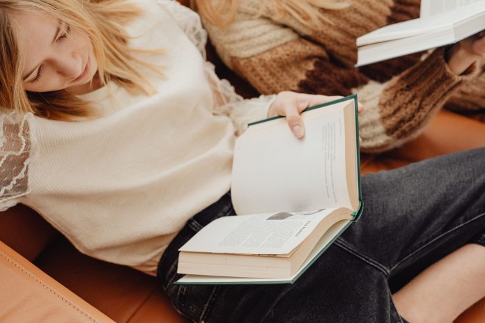 Kitap Kulüpleri ve Okuma Alışkanlığı: Kadınların Kişisel Gelişimine Katkıları