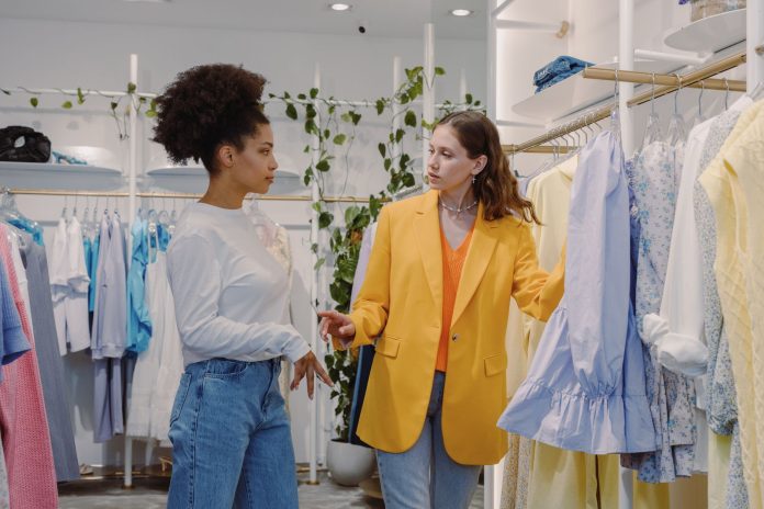Moda Trendleri ve Stil İpuçları: Her Yaşa Uygun Şık Kombinler Yaratma Rehberi
