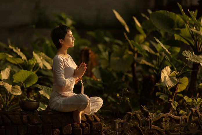 Yoga ve Meditasyon: Zihinsel ve Fiziksel Sağlık İçin Kadınlara Özel Pratikler