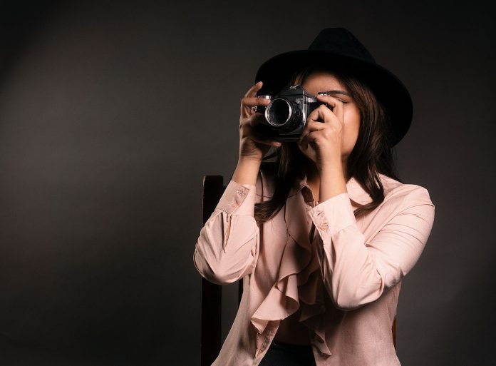 Fotoğrafçılık ve Yaratıcılık: Kadınlar İçin Temel Fotoğraf Çekim Teknikleri