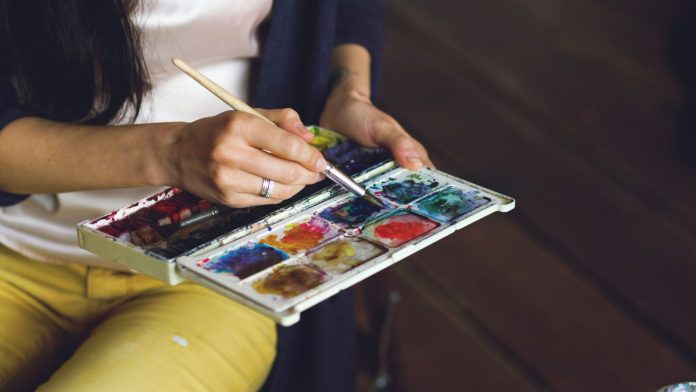 Sanat ve Hobi Dünyası: Kadınların Yaratıcılıklarını Keşfetme ve Geliştirme Yolları
