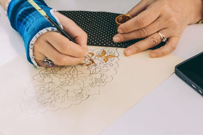 Sanat Terapisi: Kadınların İçsel Yolculuğuna Işık Tutan Yaratıcı Yollar ve Faydaları
